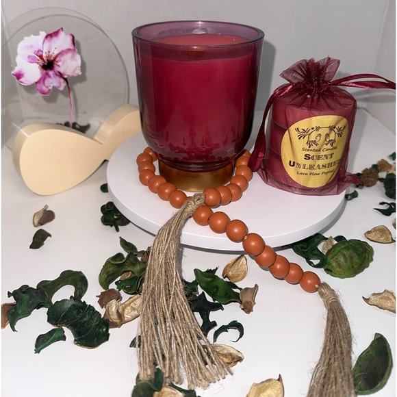 LAVA FLOW POPTAIL, LUXURY HAND POURED SCENTED CANDLES - Picture 1 of 4